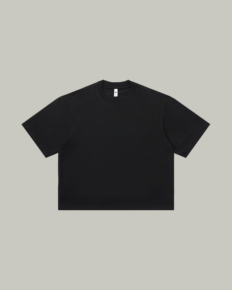 Camiseta boxy negra 250gsm corte cuadrado vista frontal